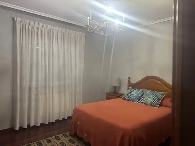 Dormitori de Casa o xalet en venda en Castropol amb Calefacció, Jardí privat i Parquet