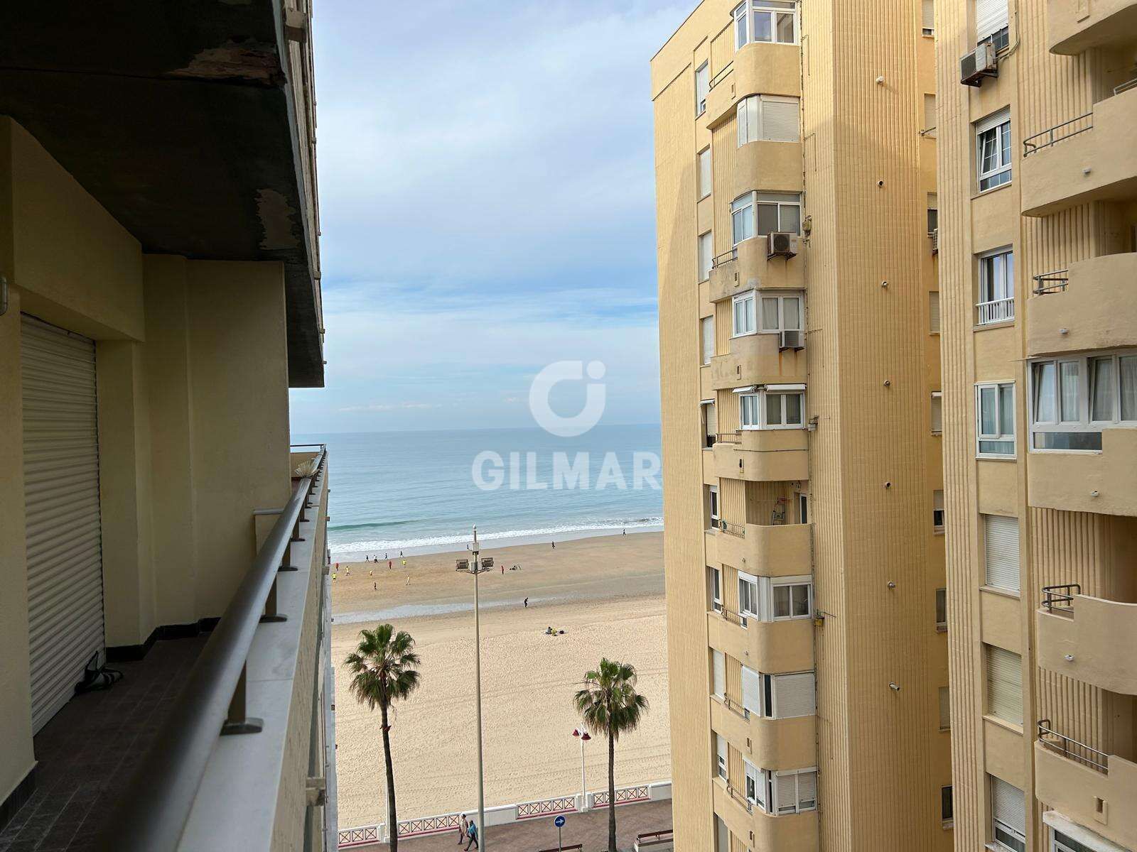 Exterior view of Flat for rent in  Cádiz Capital  with Heating and Furnished