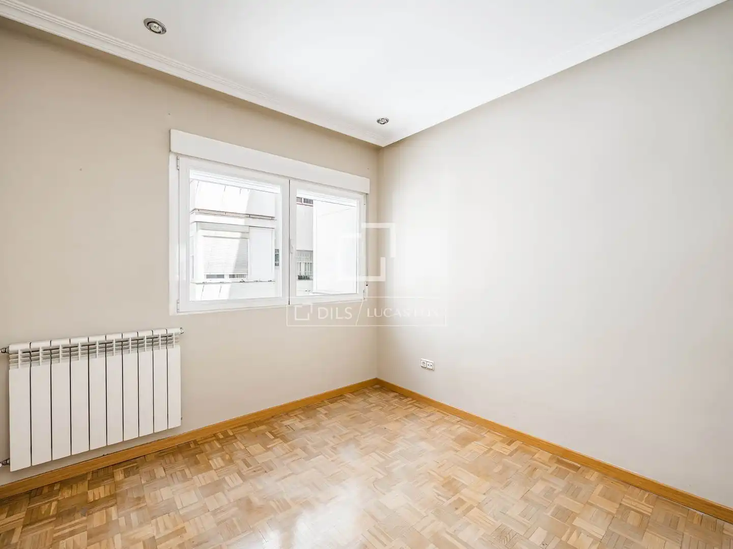 Habitación de Piso en venta en Madrid con Aire acondicionado y Calefacción
