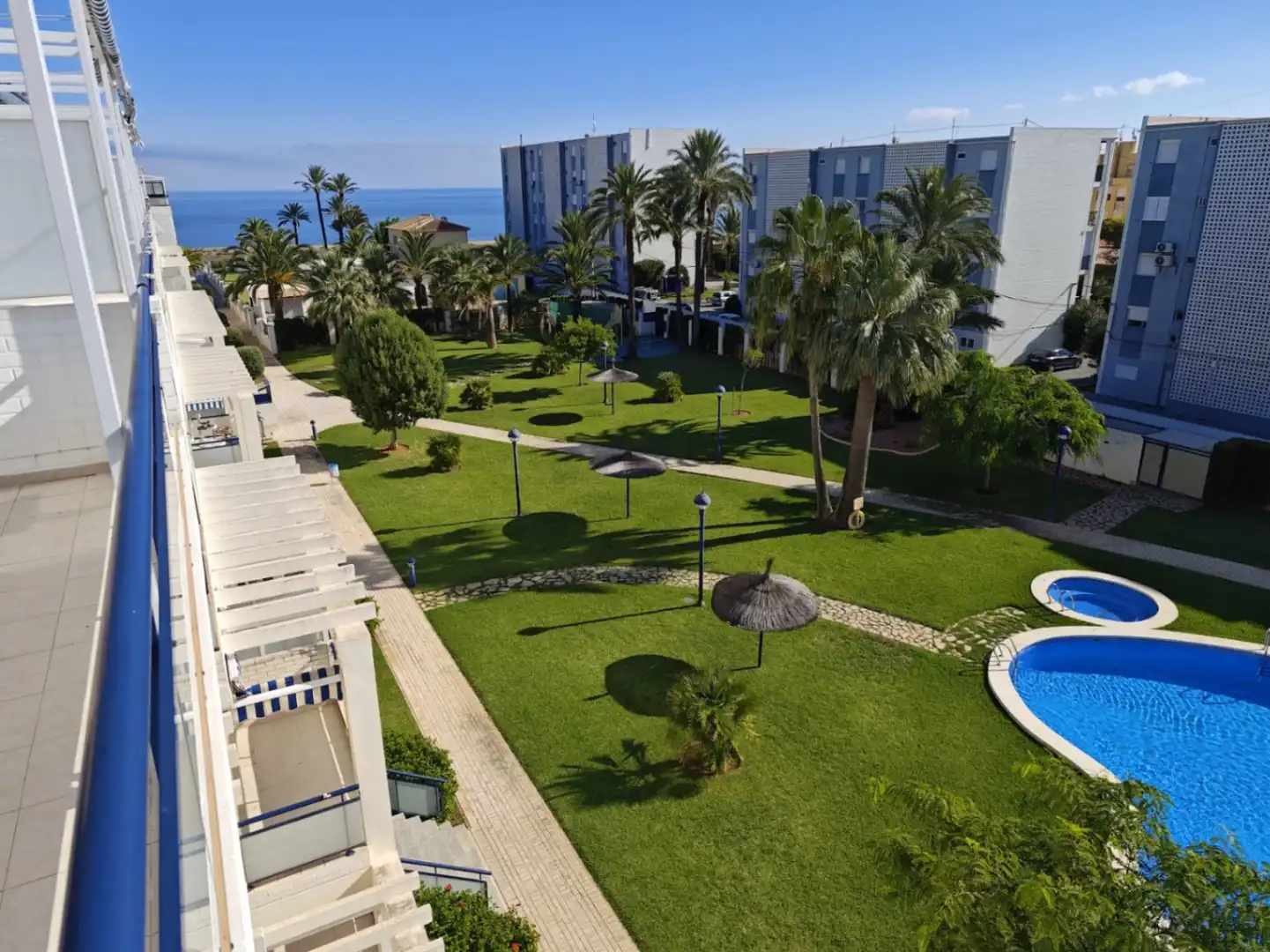 Penthouse with pool for sale in Las Marinas / Les Marines
