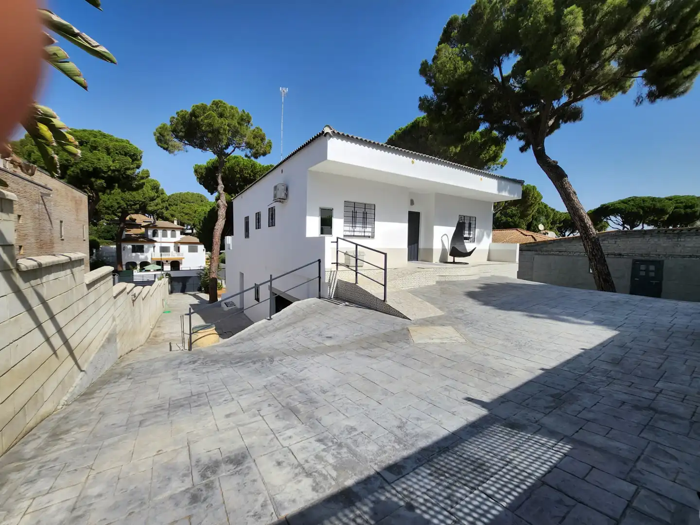Vista exterior de Casa o chalet en venta en Alcalá de Guadaira con Aire acondicionado, Calefacción y Jardín privado