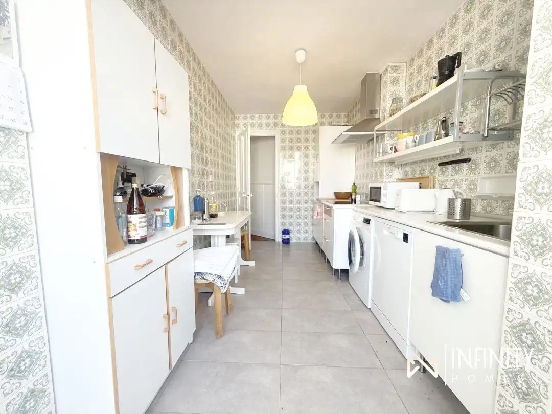 Cocina de Piso de alquiler en Bilbao  con Calefacción, Terraza y Balcón
