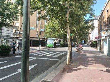 Vista exterior de Local en venta en  Zaragoza Capital