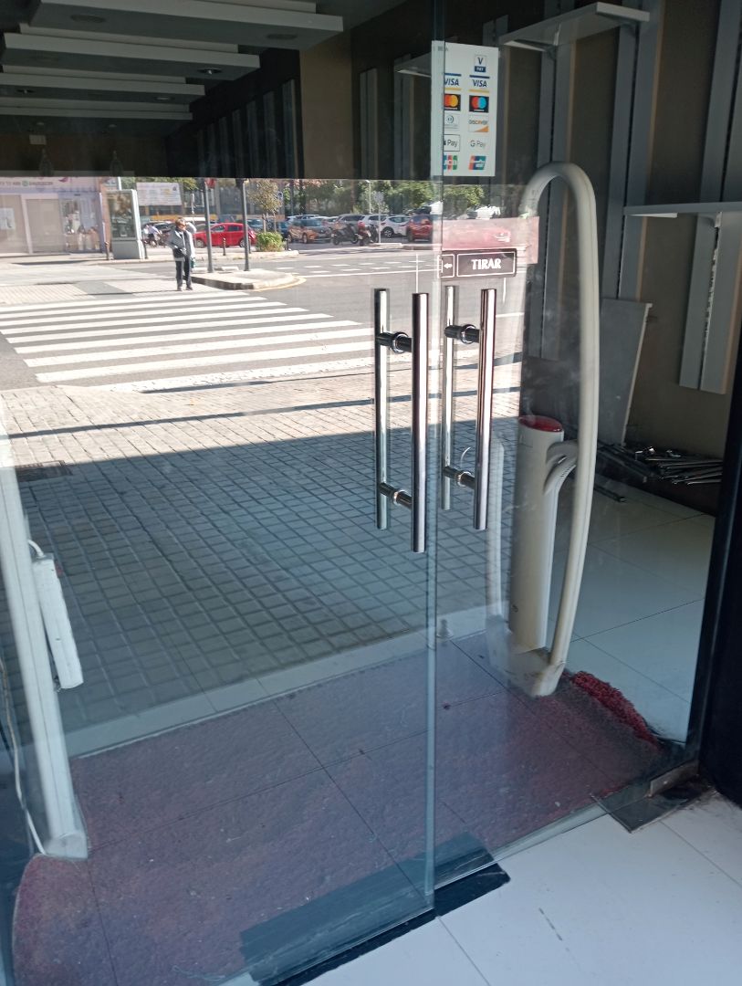 Vista exterior de Local de alquiler en  Valencia Capital con Aire acondicionado