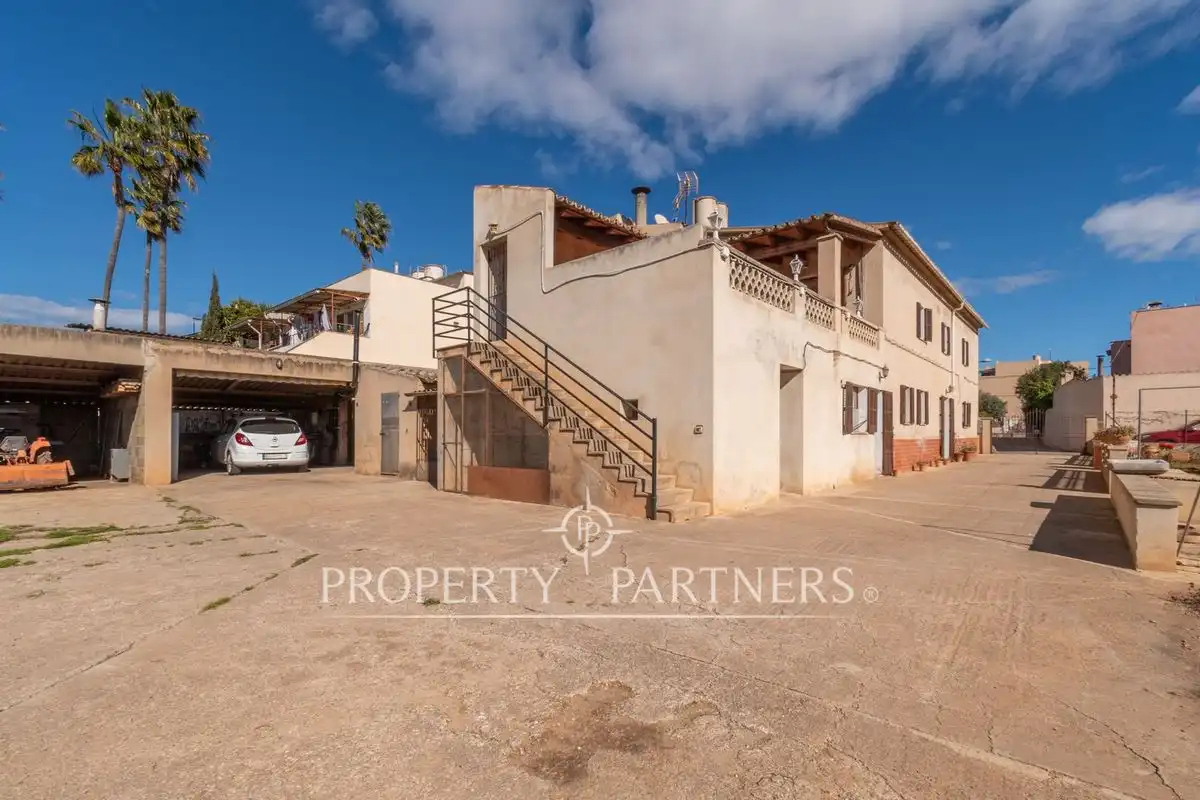 Vista exterior de Casa o xalet en venda en  Palma de Mallorca amb Aire condicionat, Calefacció i Jardí privat