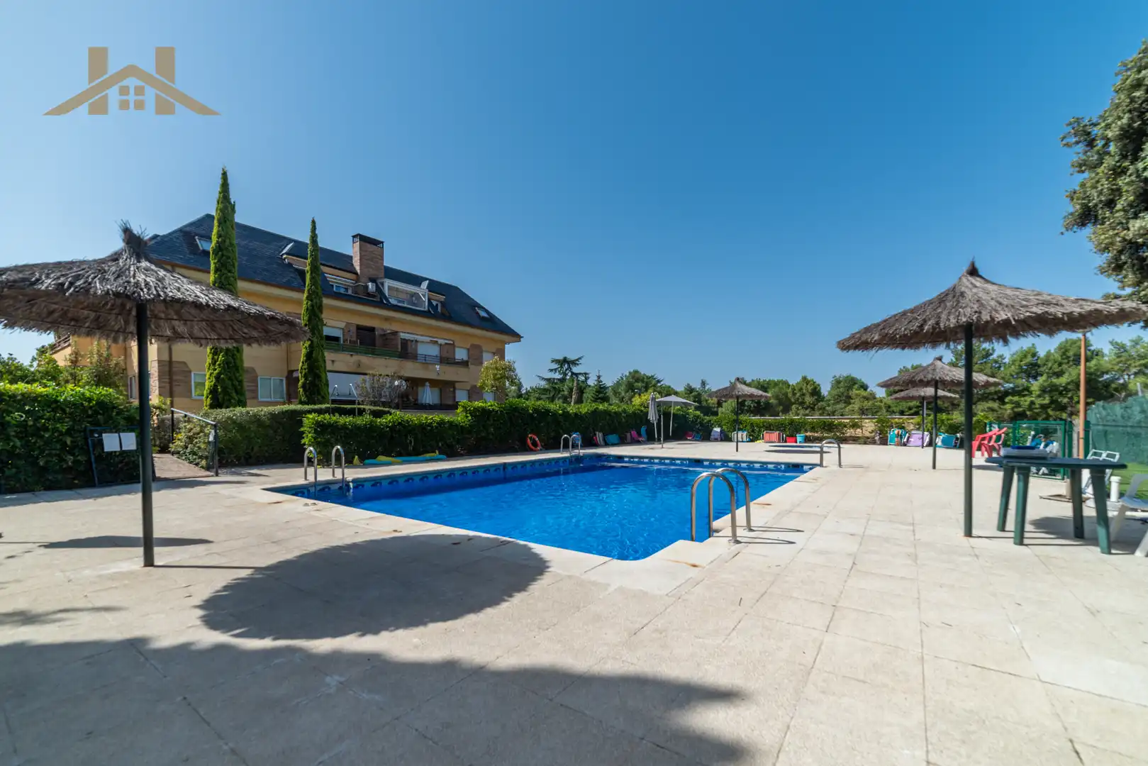 Piscina de Piso en venta en Collado Villalba con Calefacción, Terraza y Trastero