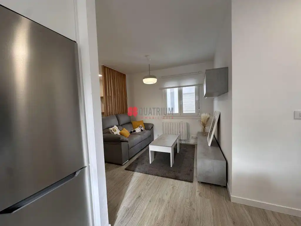 Sala de estar de Piso en venta en A Estrada  con Calefacción, Trastero y Amueblado