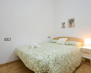 Dormitori de Apartament per a compartir en  Barcelona Capital amb Aire condicionat, Moblat i Forn