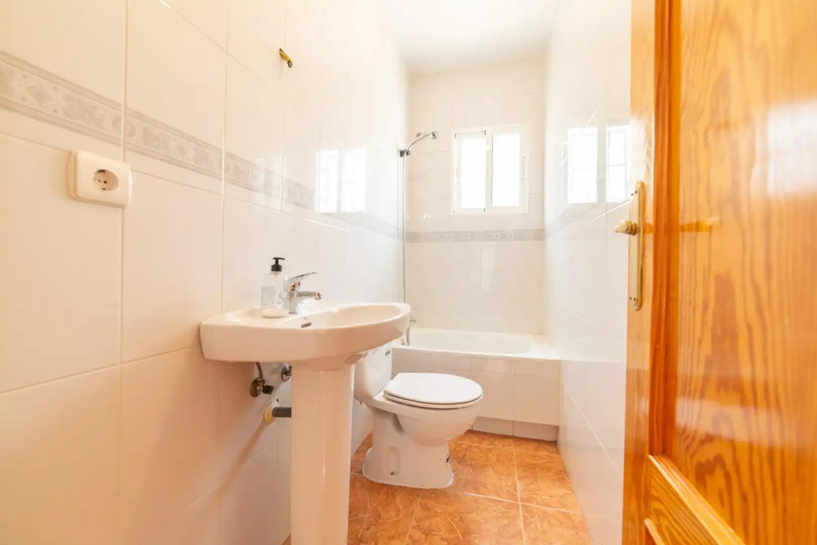 Maison mitoyenne avec terrasse à vendre à JAZMINES, imagen 9