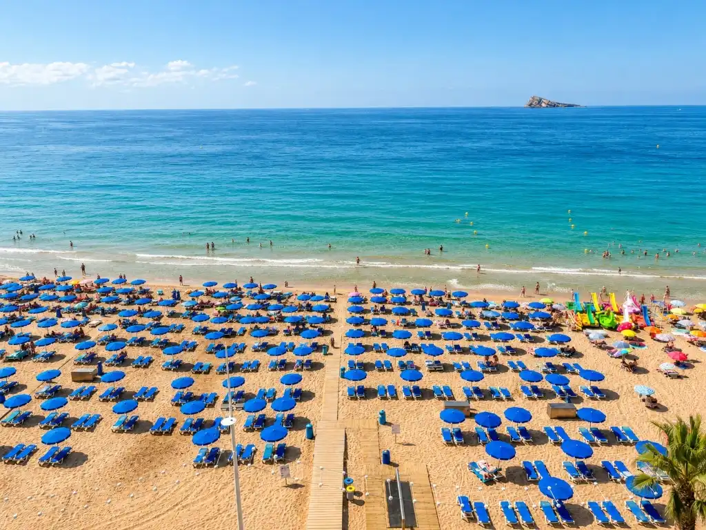 Vista exterior de Piso de alquiler en Benidorm con Aire acondicionado y Amueblado