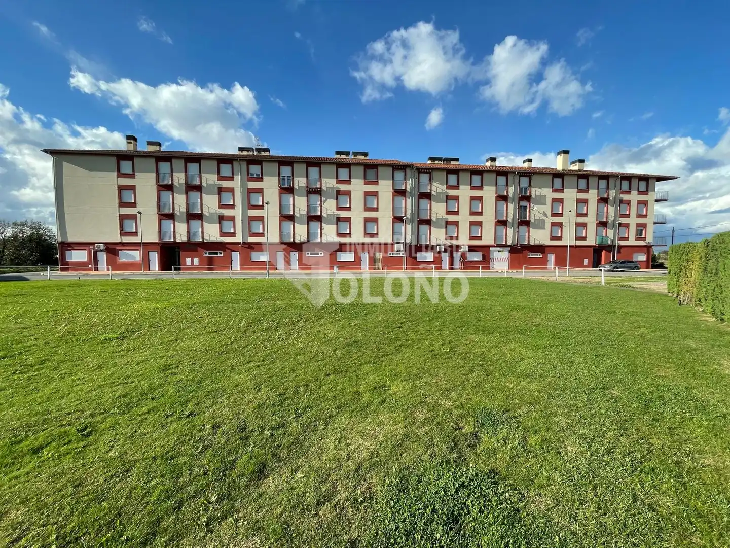 Vista exterior de Apartament en venda en Castañares de Rioja amb Calefacció, Moblat i Forn