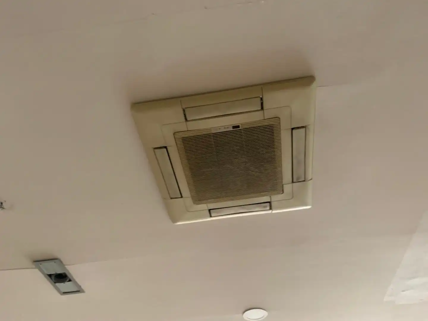 Gewerbefläche zur Miete in Calle CRISTO DE LA VERA CRUZ, imagen 2