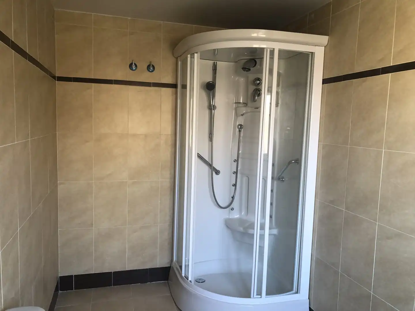 Baño de Casa adosada en venta en La Lastrilla  con Calefacción, Jardín privado y Terraza