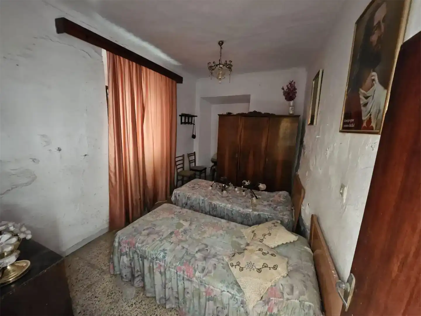 Dormitori de Casa adosada en venda en Cañete de las Torres amb Balcó