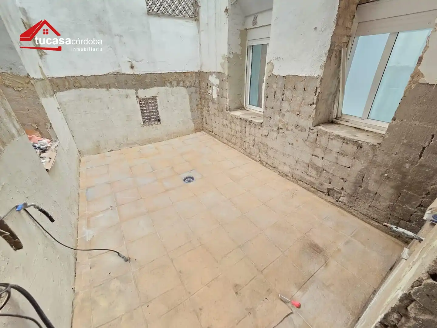 Ground floor for sale in Córdoba  with Storage room