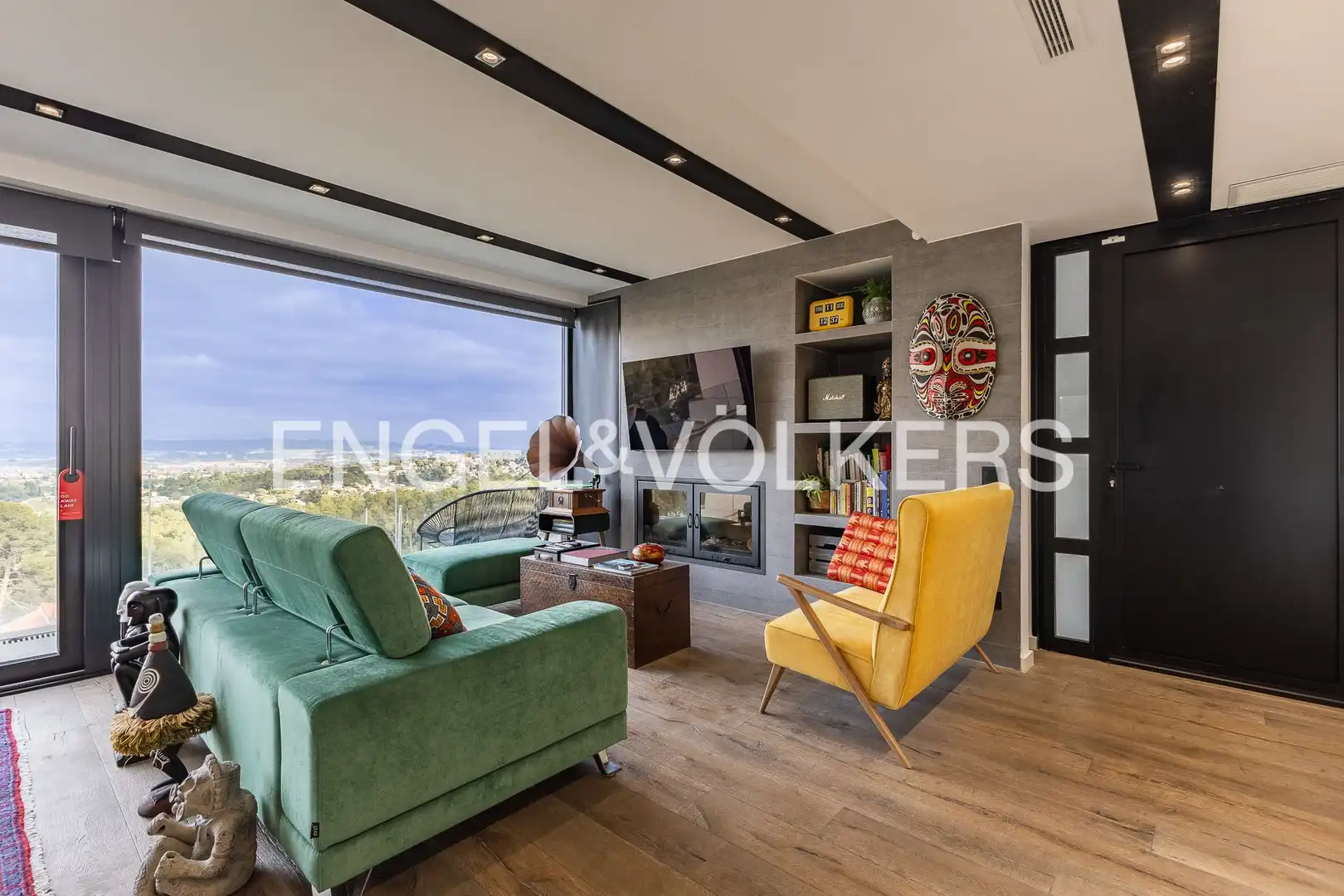 Living room of Houses for sale in Sant Cugat del Vallès  with Air Conditioner, Heating and Private garden