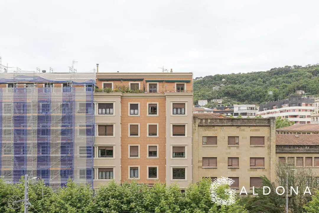Exterior view of Flat for sale in Donostia - San Sebastián   with Heating