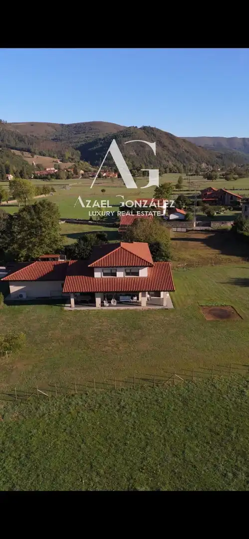 Exterior view of Houses for sale in Cabuérniga, Cantabria