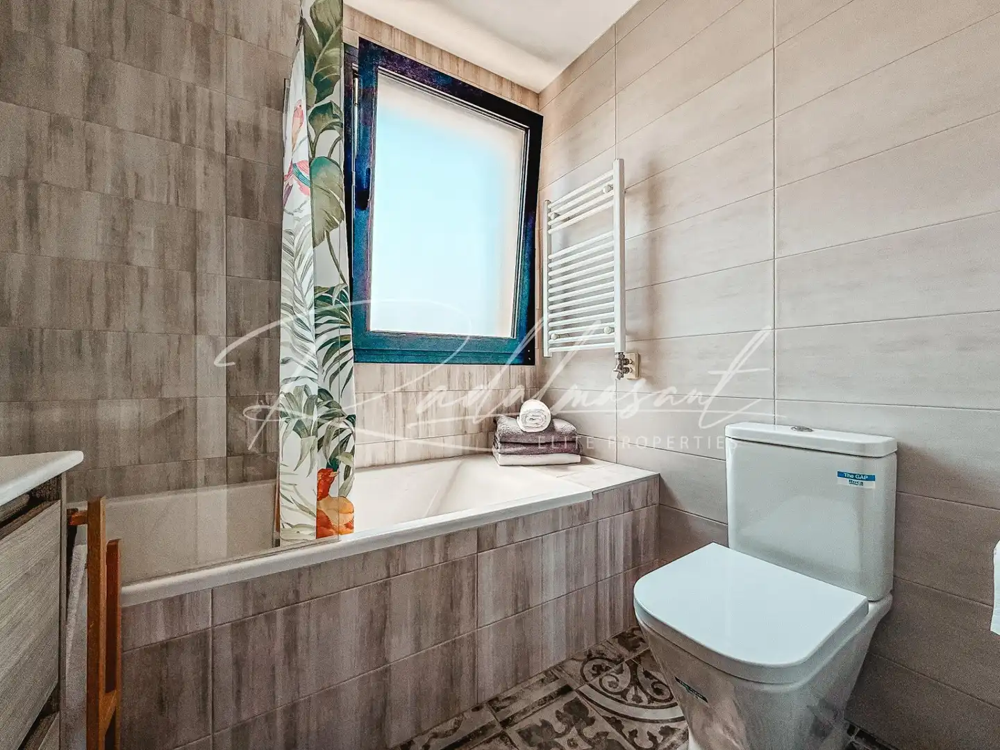 Baño de Casa adosada en venta en Cambrils con Calefacción, Jardín privado y Terraza