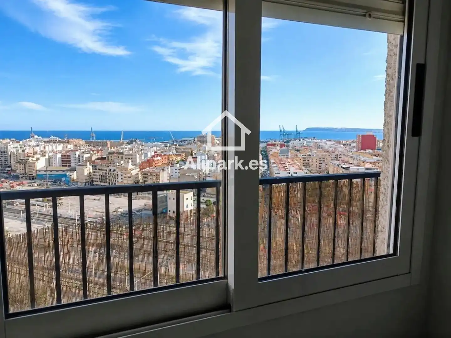 Außenansicht von Wohnung zum Verkauf in Alicante / Alacant mit Terrasse und Möbliert