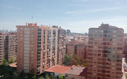 Vista exterior de Pis de lloguer en  Valencia Capital amb Aire condicionat i Balcó