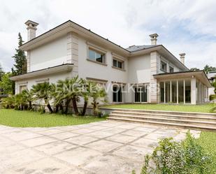 Exterior view of House or chalet for sale in  Madrid Capital  with Air Conditioner, Heating and Private garden