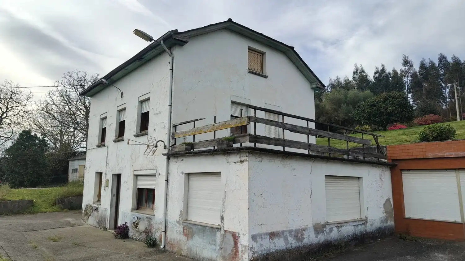 Exterior view of Houses for sale in Navia  with Terrace, Storage room and Swimming Pool