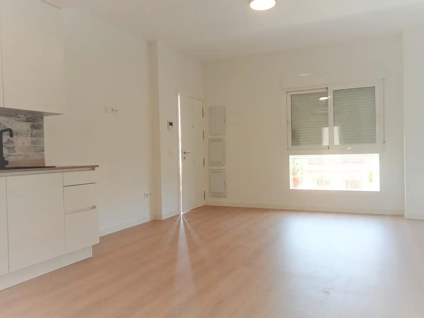 Wohnzimmer von Dachboden zur Miete in Espartinas mit Klimaanlage, Terrasse und Abstellraum