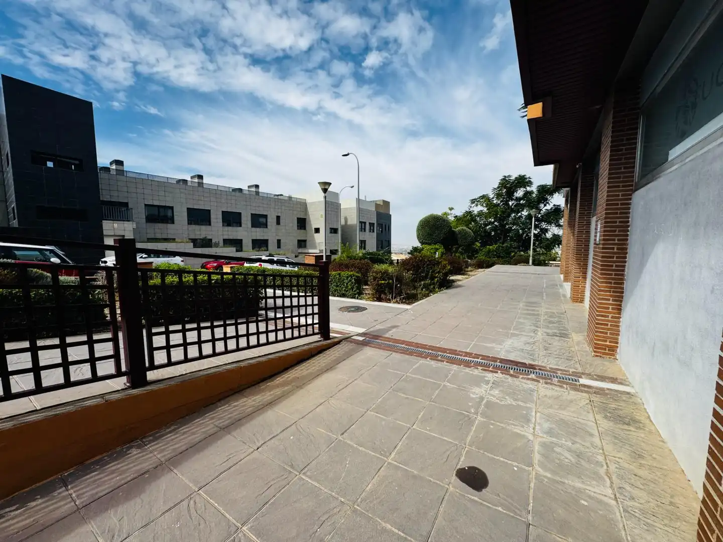 Vista exterior de Local en venta en Genil