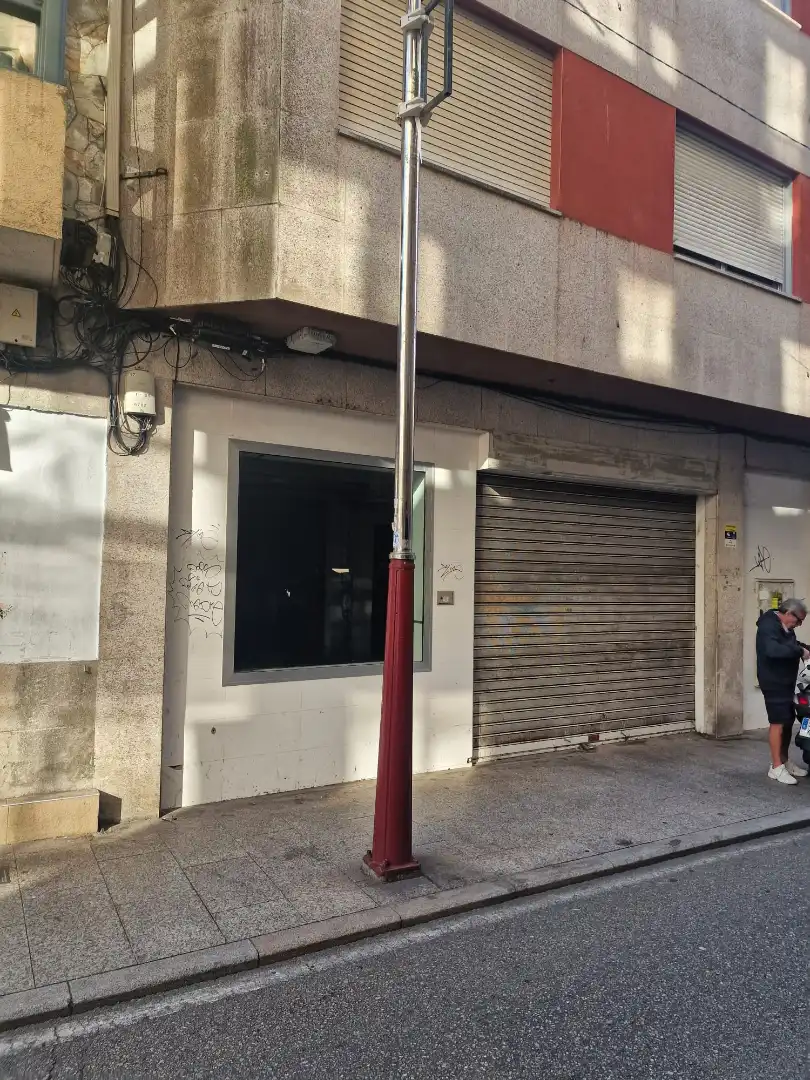 Vista exterior de Local en venta en Vigo  con Aire acondicionado