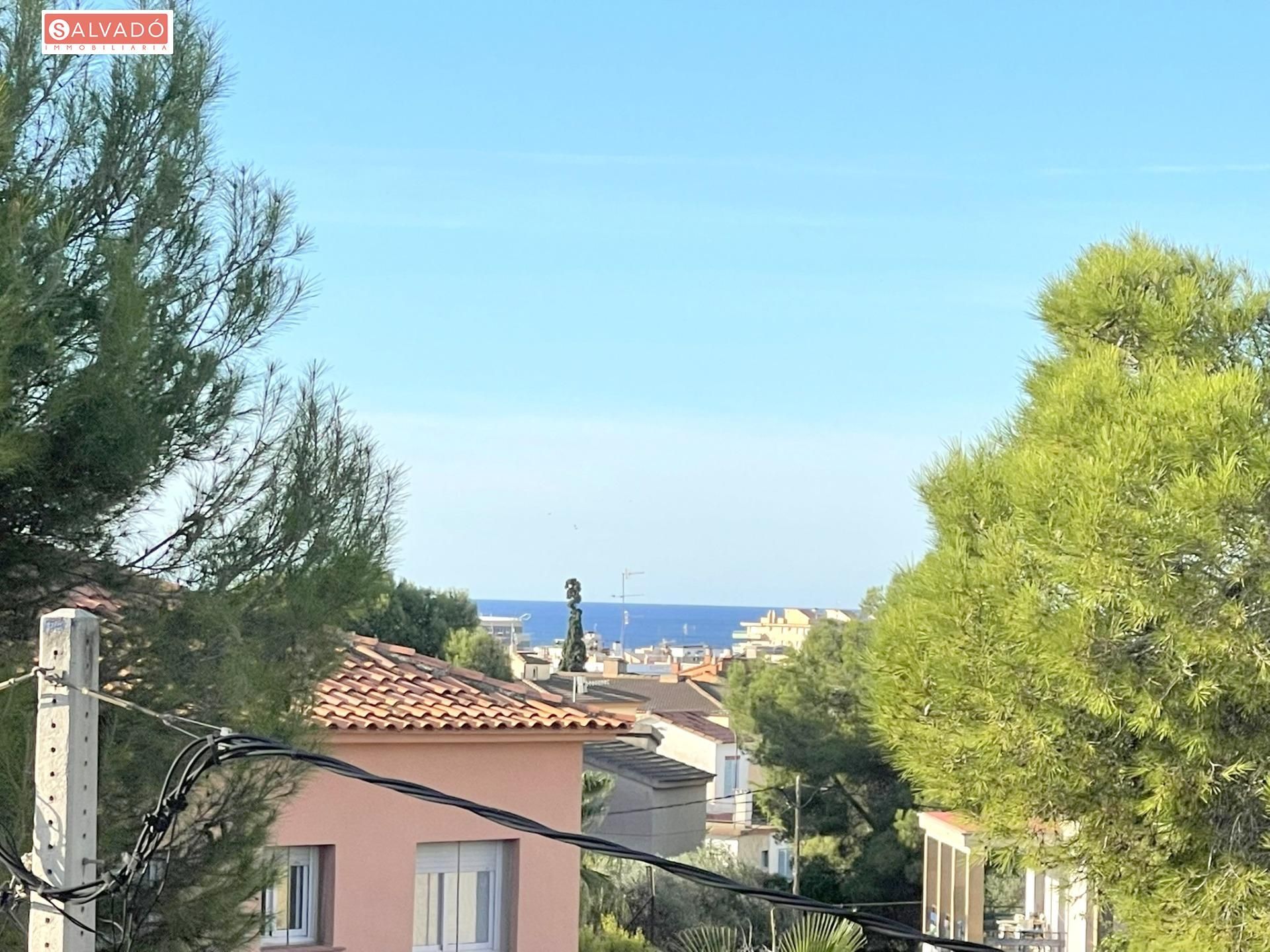 Vista exterior de Casa o xalet en venda en Calafell amb Aire condicionat, Jardí privat i Terrassa
