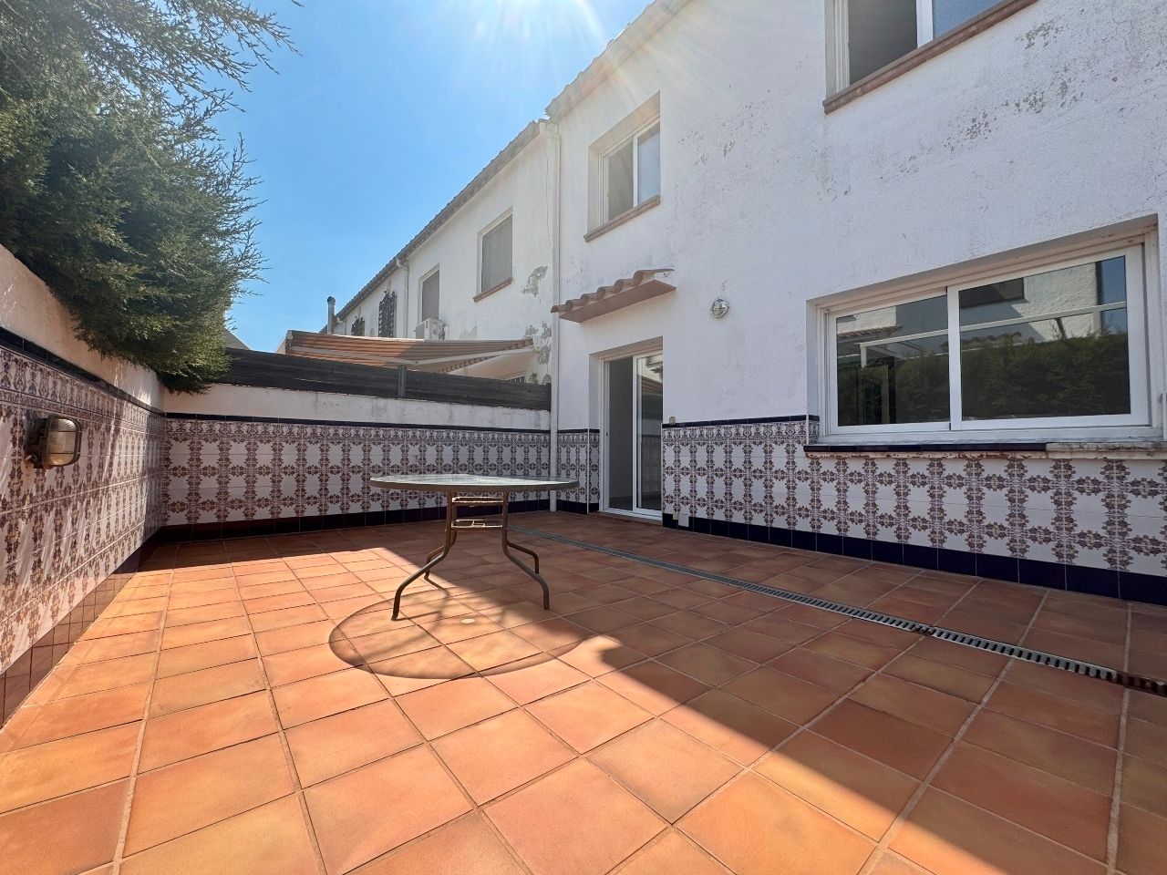 Jardí de Casa o xalet en venda en L'Escala amb Calefacció, Terrassa i Forn