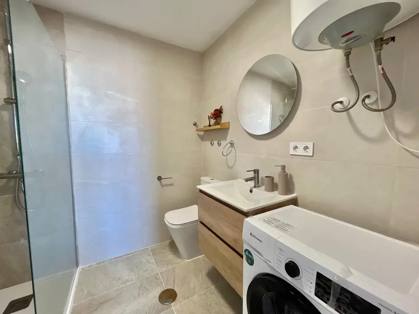 Bathroom of Attic for rent in Torrevieja  with Heating, Terrace and Furnished