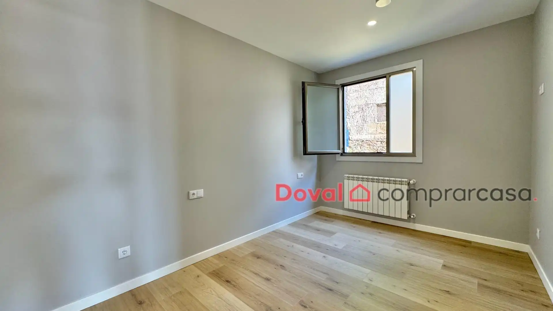Bedroom of Flat for sale in Vigo   with Heating