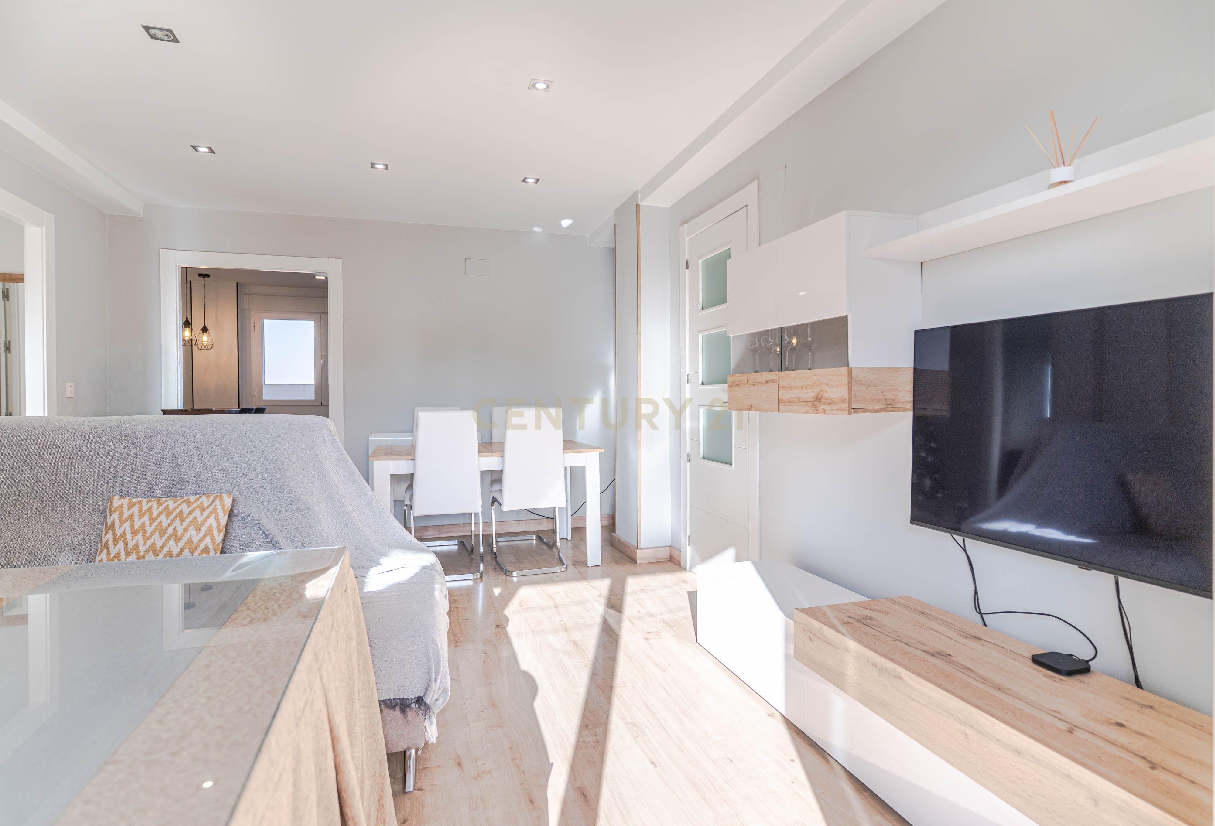 Living room of Flat for sale in  Granada Capital