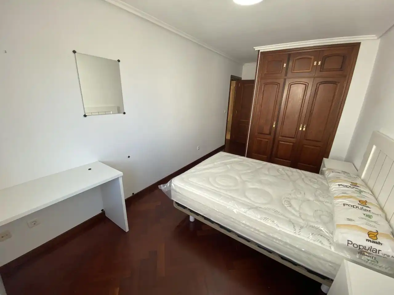 Habitación de Piso de alquiler en A Coruña Capital  con Calefacción y Amueblado