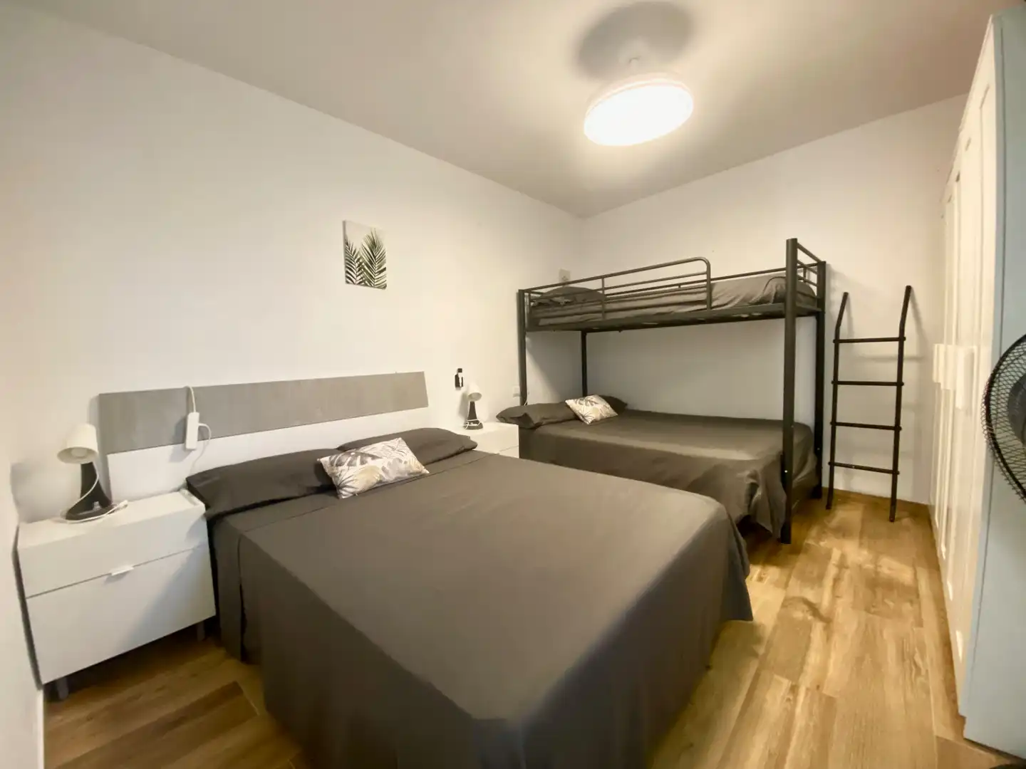 Dormitori de Apartament en venda en El Puerto de Santa María amb Aire condicionat i Moblat
