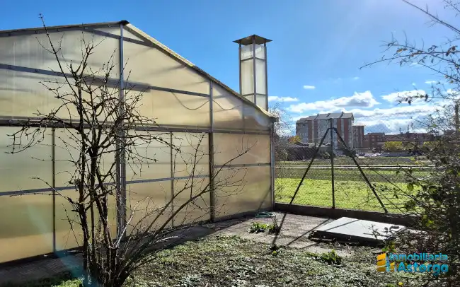 Vista exterior de Casa o chalet en venta en Astorga con Calefacción, Jardín privado y Parquet