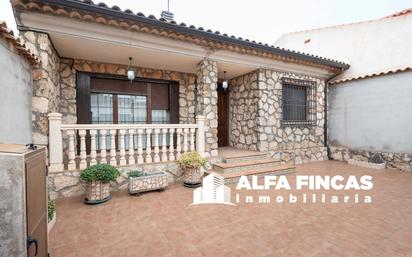 Vista exterior de Casa o xalet en venda en Santa María del Campo Rus