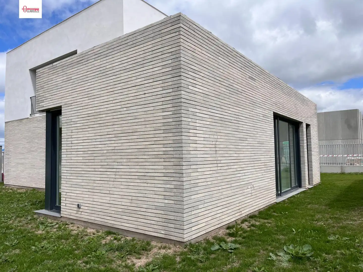 Vista exterior de Casa o xalet en venda en Burgos amb Calefacció, Jardí privat i Terrassa
