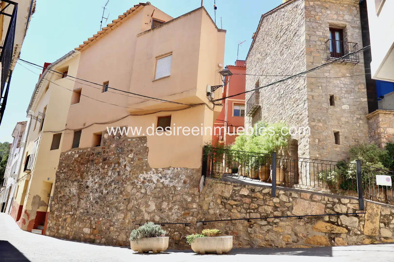 Buildings for sale in Carrer Calvari, Sueras / Suera