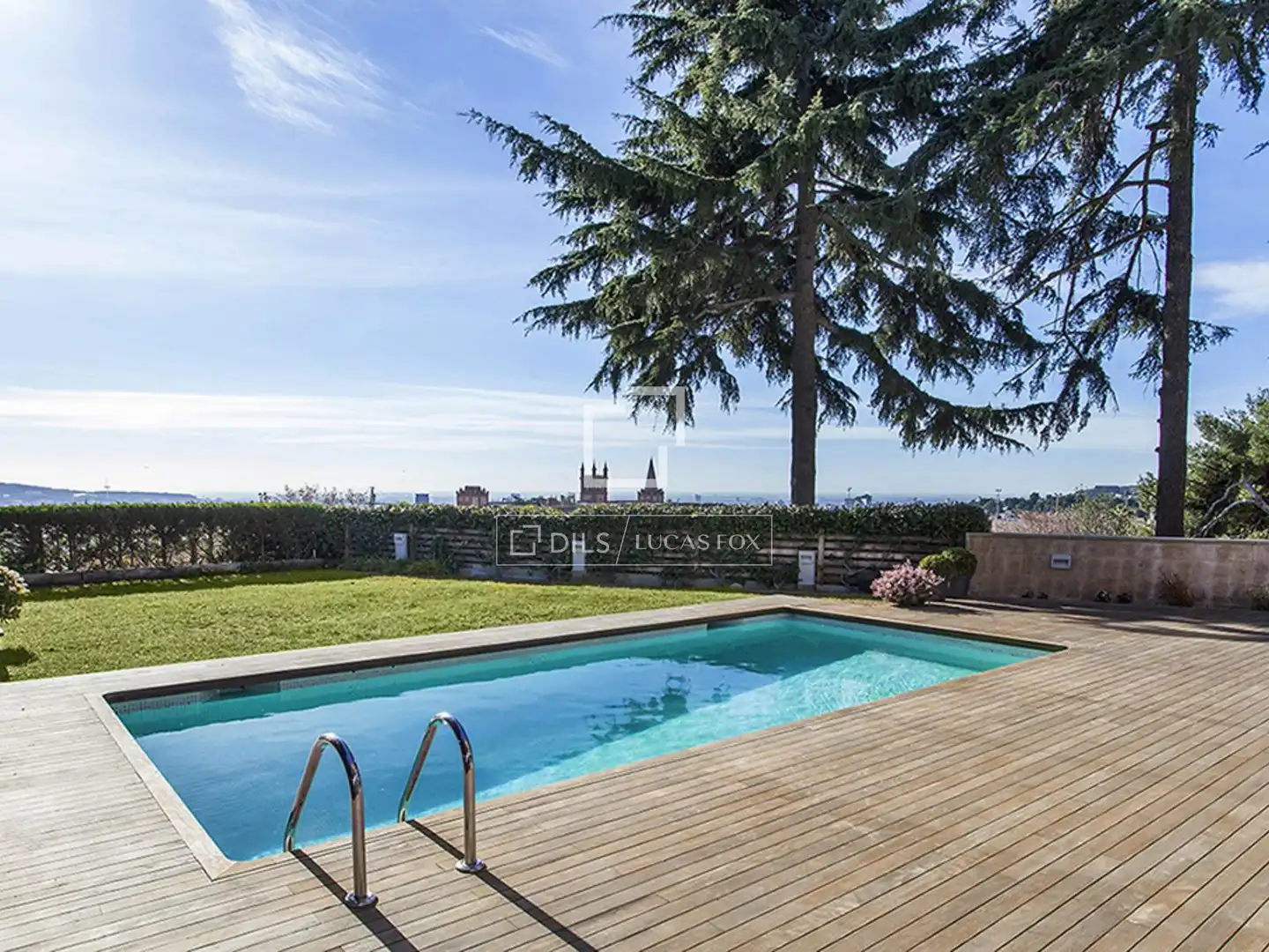 Piscina de Casa o chalet de alquiler en Barcelona con Aire acondicionado, Calefacción y Jardín privado