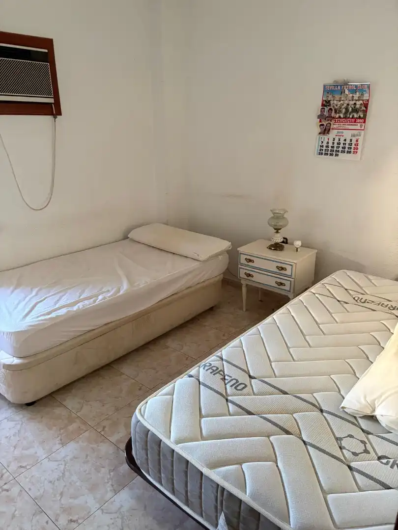 Dormitori de Pis en venda en Dos Hermanas amb Moblat