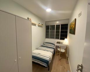 Dormitori de Apartament per a compartir en  Madrid Capital amb Moblat, Rentadora i Microones