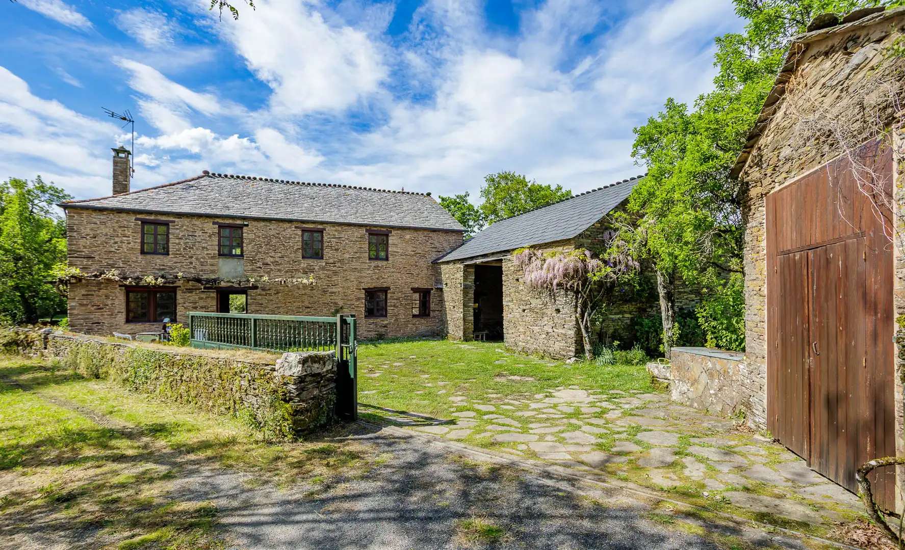 Casa rústica en venda a Outeiro de Rei