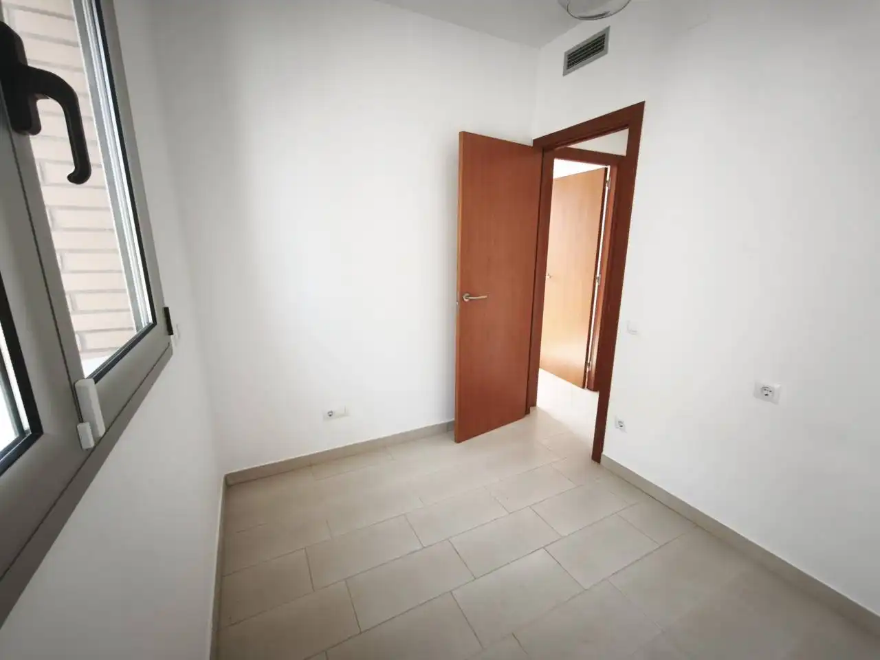 Wohnung zum Verkauf in Calafell mit Klimaanlage, Heizung und Terrasse