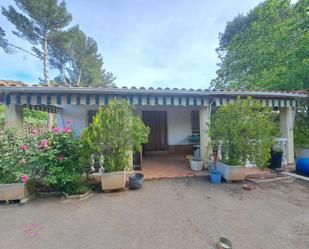 Vista exterior de Casa o xalet en venda en Ciudad Real Capital amb Piscina