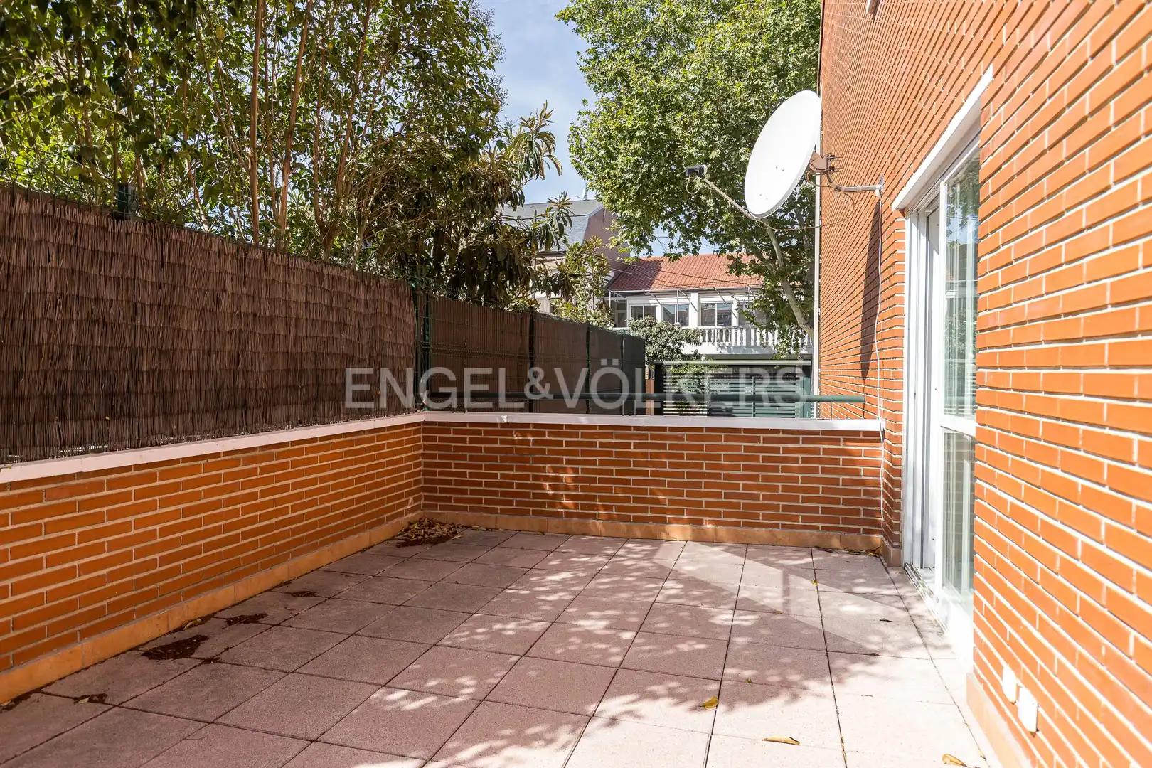 Terrassa de Casa o xalet de lloguer en Madrid amb Aire condicionat, Calefacció i Jardí privat