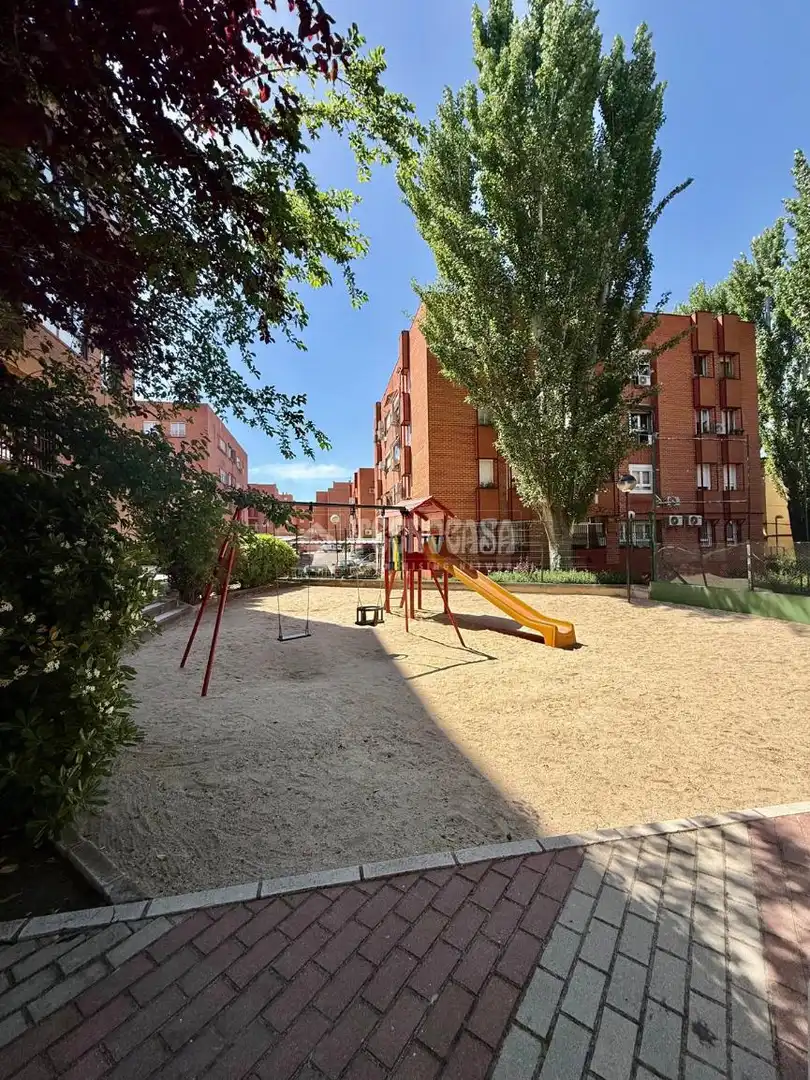 Außenansicht von Wohnung zum Verkauf in Madrid mit Heizung