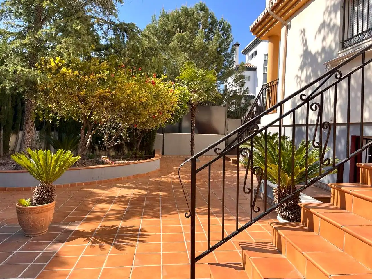 Terrassa de Casa o xalet en venda en Peligros amb Aire condicionat, Calefacció i Jardí privat